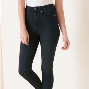 Good American Good Waist Crop Raw Hem style GWCREC075T size 2/26